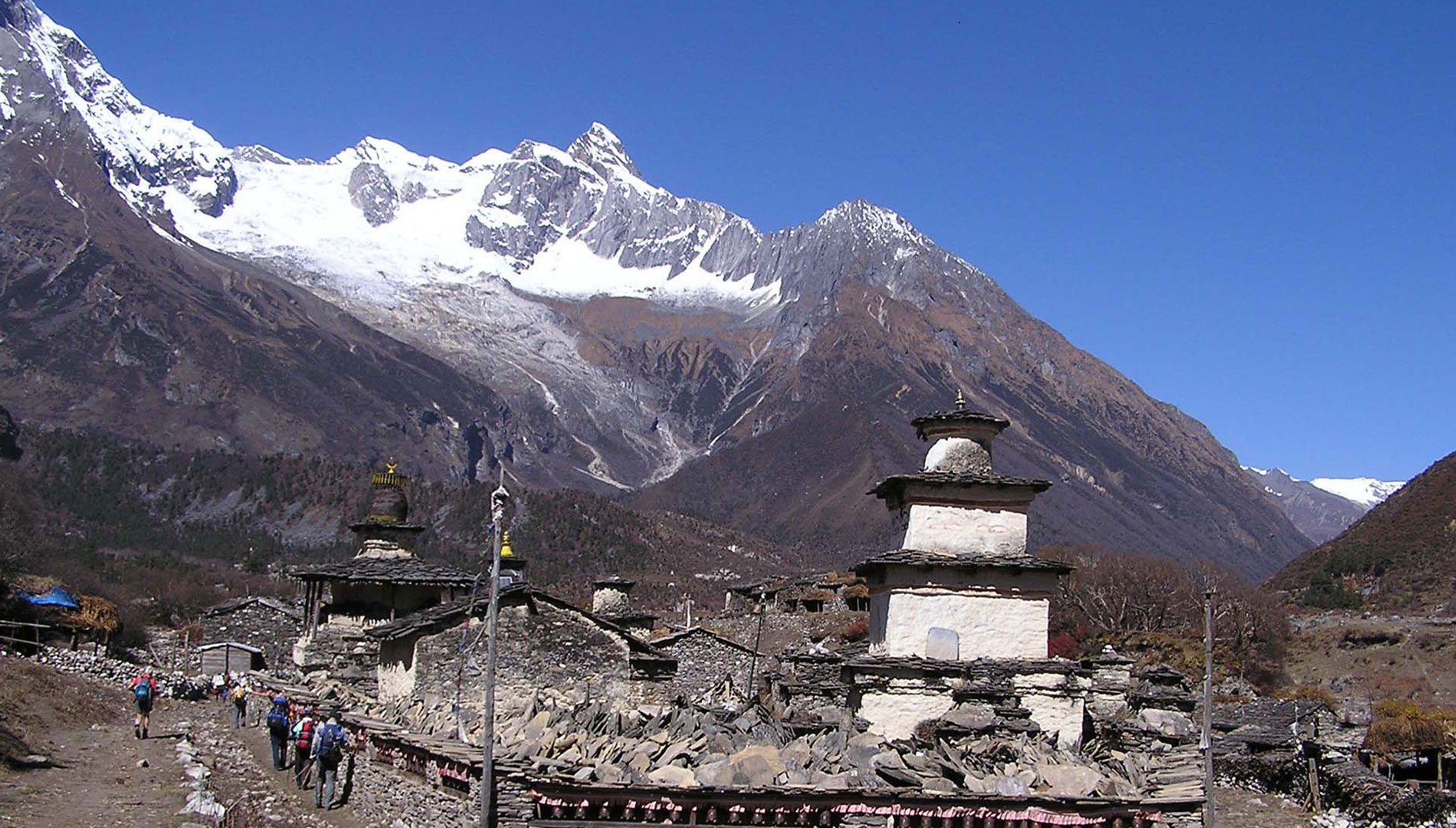 Manaslu Circuit Trek 13 days