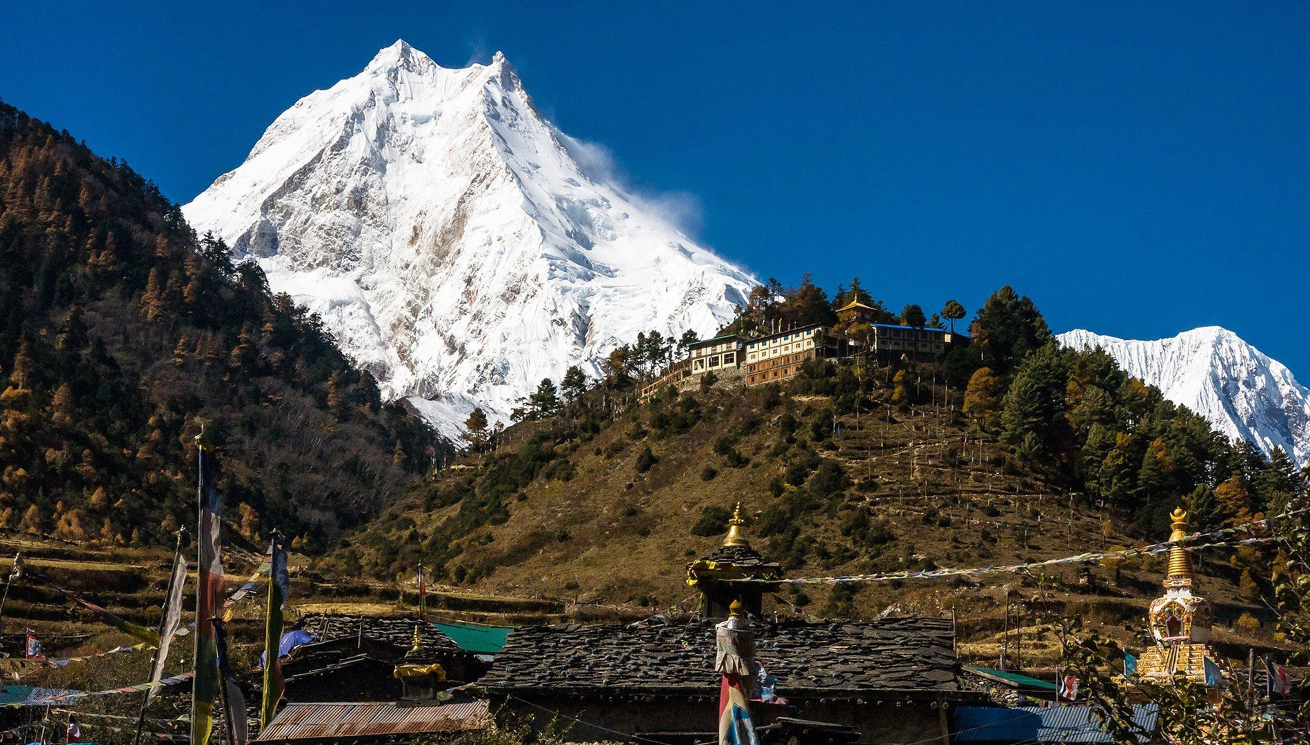 Manaslu Circuit Trek 14 days